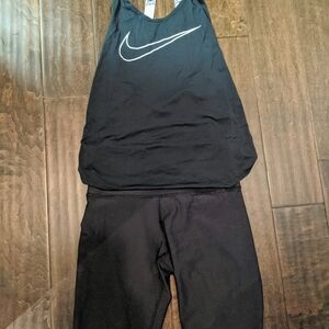 Black Nike Top and Leggings Workout Outfit 😍